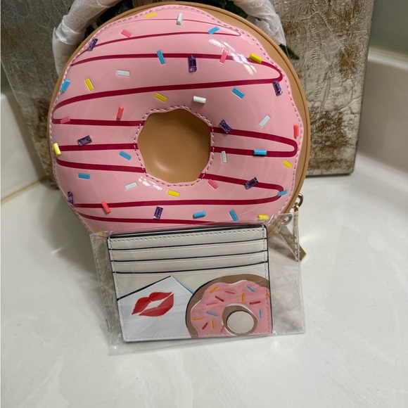 kate spade Handbags - Kate Spade donut bag and card holder